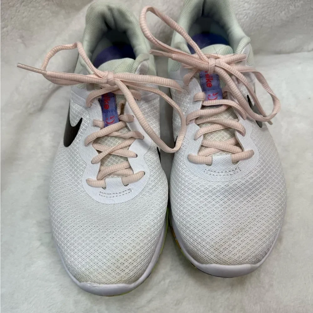 Nike White and Mint Green Athletic Shoes